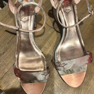 Ted Baker Women's Heels - Pink and Cream Floral